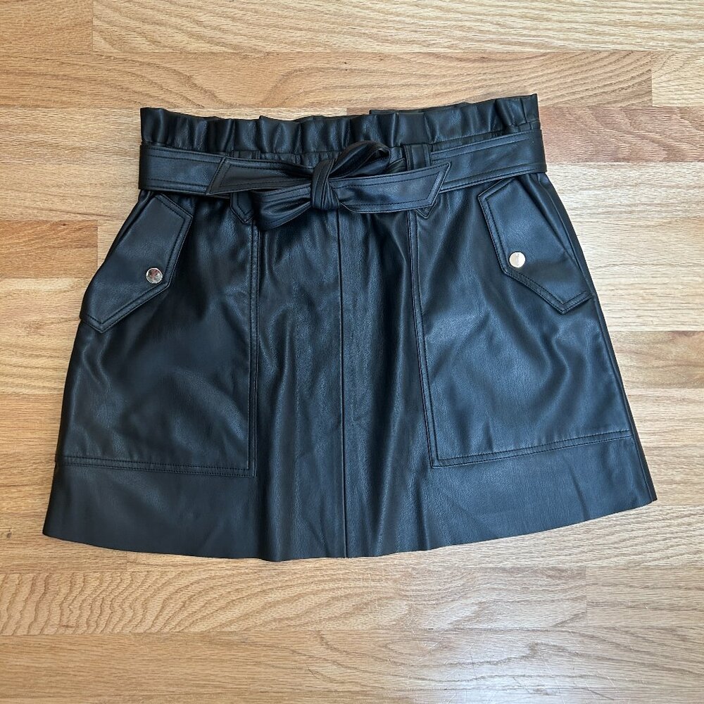 Black leather mini skirt, Zara, Size L